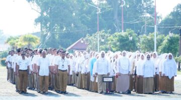 Sejumlah tenaga non ASN Pemkab. Lingga saat mengikuti apel senin pagi | f. Diskominfo Lingga