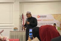 Ustaz Rizaldi Siregar menyampaikan tausiyah inspiratif tentang integritas dan keikhlasan dalam pengawasan pemilu | f. Cahyo