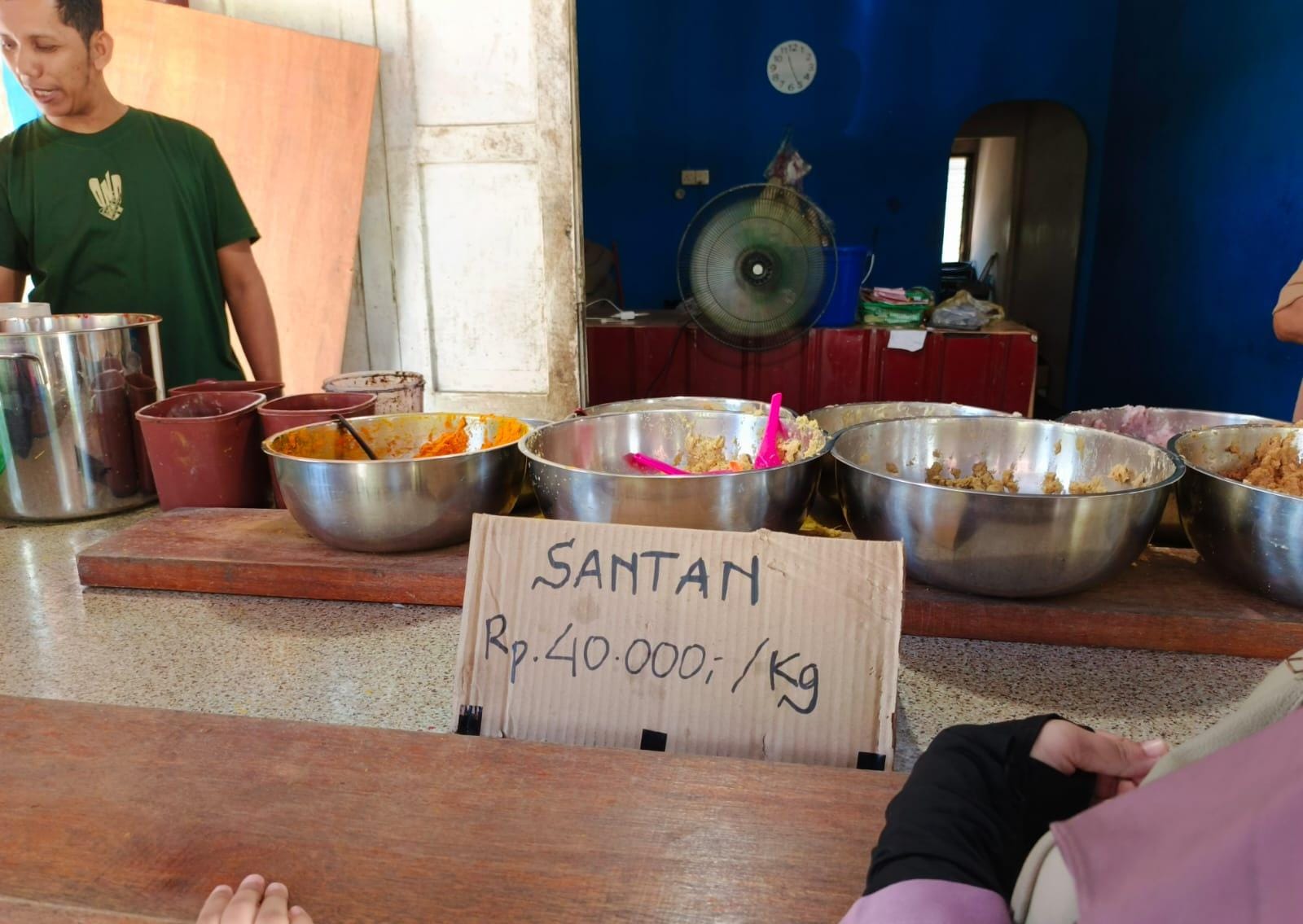 Harga Santan di Tanjungpinang Melonjak Naik, Tembus Rp. 40 Ribu | f. Cahyo