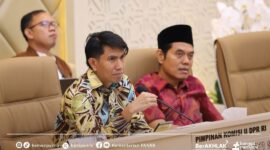 rapat kerja Komisi II DPR RI bersama Kemenpan RB dan Badan Kepegawaian Negara (BKN) pada Rabu (5/3/2025) lalu. | f. Kemenpanrb