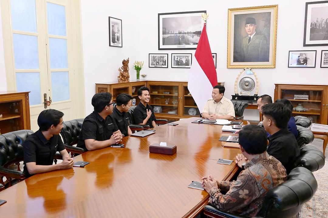 Presiden Prabowo Subianto menerima kunjungan Pandawara Group di Istana Merdeka, Jakarta, pada Selasa, 11 Maret 2025. Foto: BPMI Setpres/Muchlis Jr