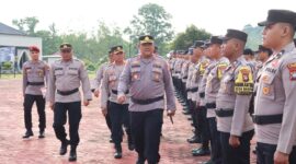 Kapolres Lingga Pimpin Apel Gelar Pasukan, Pastikan Keamanan May Day 2025 | f. Humas Polres Lingga