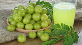 Buah Amla yang dikenal juga dengan nama Indian gooseberry ini bukan hanya populer di negara asalnya, India | f. Red