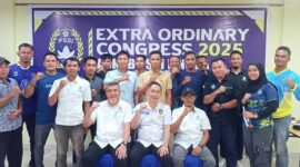 Hendri, Anggota Komite Eksekutif ASPROV PSSI KEPRI sekaligus Plt Ketua ASKABPSSI LINGGA foto bersama acara Extra Ordinary Congres ASKAB PSSI LINGGA Tahun 2025 , Sabtu (03/5). F. Vatawari