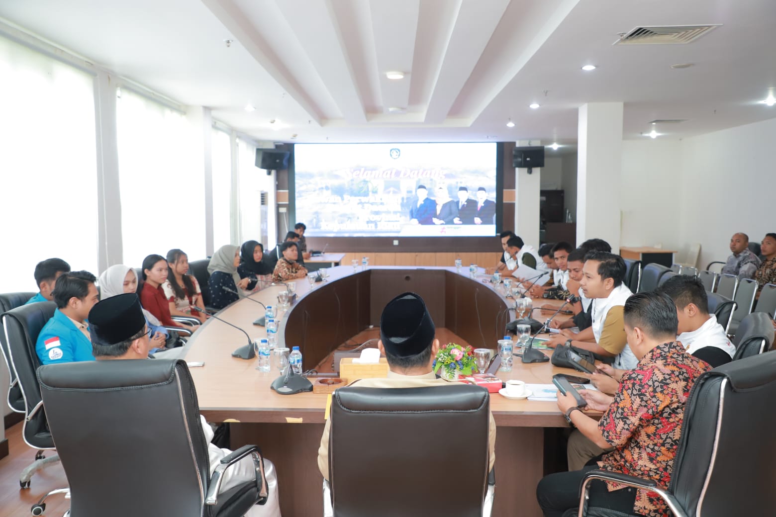 Mahasiswa Kepri Keluhkan Minimnya Akses Beasiswa, DPRD Janji Panggil BRK Syariah | f. Cahyo