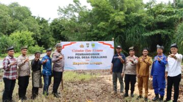 Kapolres Lingga Pimpin Peletakan Batu Pertama Pembangunan Pos Polisi di Desa Pekajang | f. Ist