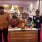 Pada Kamis (08/05/2025), Bupati Lingga, Muhammad Nizar, secara resmi menandatangani Memorandum of Understanding (MoU) dengan Pengadilan Agama (PA) Dabo Singkep Kelas II di Gedung Daerah Daik | f. Diskominfo Lingga