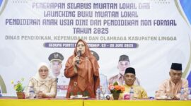 Ketua Dekranasda Lingga Hj. Feby Sarianty Novrizal Nyatakan Dukungan Penuh pada Peluncuran Buku Muatan Lokal, Pemerintah Daerah Komitmen Lestarikan Nilai Budaya Sejak Dini | f. Sahib