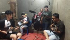 Bukan Sekadar Libur: Camat Singkep Barat dan Komunitas LMG Ledakkan Energi Positif Lewat Musik | f. Vatawari