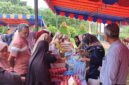 Diserbu Sejak Fajar, Bazar Murah Singkep Barat Jadi Pelipur Lara Warga Menjelang Idul Adha | f. Red
