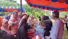 Diserbu Sejak Fajar, Bazar Murah Singkep Barat Jadi Pelipur Lara Warga Menjelang Idul Adha | f. Red
