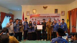 Bupati Lingga Puji Terobosan Besar Disperindagkop: 12 Notaris Rampungkan Pendirian Koperasi Merah Putih Dalam Semalam Tanpa Biaya | f. Red