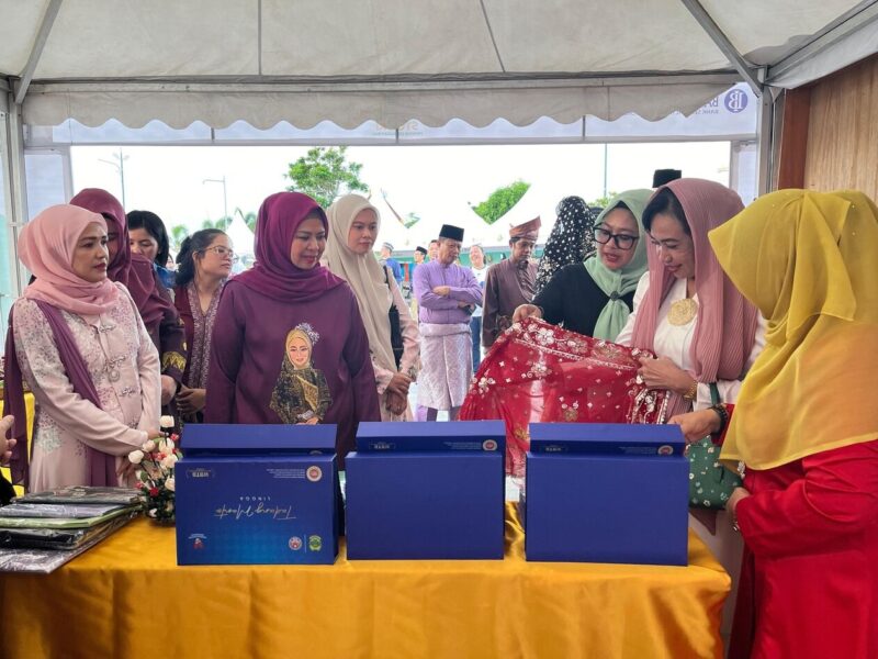 Produk UMKM dan Tenun Lingga Laris Manis di STQH Kepri 2025: Bukti Nyata Komitmen Disperindagkop Lingga Majukan Potensi Daerah