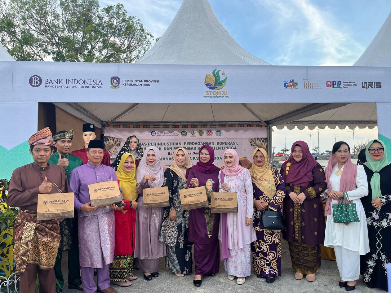 Produk UMKM dan Tenun Lingga Laris Manis di STQH Kepri 2025: Bukti Nyata Komitmen Disperindagkop Lingga Majukan Potensi Daerah