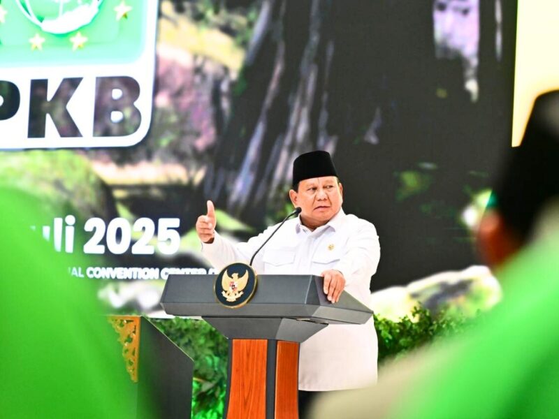 Presiden Prabowo Subianto menegaskan komitmennya terhadap pelaksanaan Pasal 33 Ayat 2 Undang-Undang Dasar 1945 dalam sambutannya pada Peringatan Hari Lahir ke-27 Partai Kebangkitan Bangsa (PKB) pada Rabu, 23 Juli 2025 di Jakarta Convention Center. Foto: BPMI Setpres