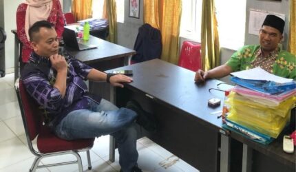 Bupati Lingga Muhammad Nizar dan Wakil Bupati Novrizal melakukan inspeksi mendadak (sidak) ke sejumlah instansi pelayanan publik di wilayah Kabupaten Lingga | f. Red