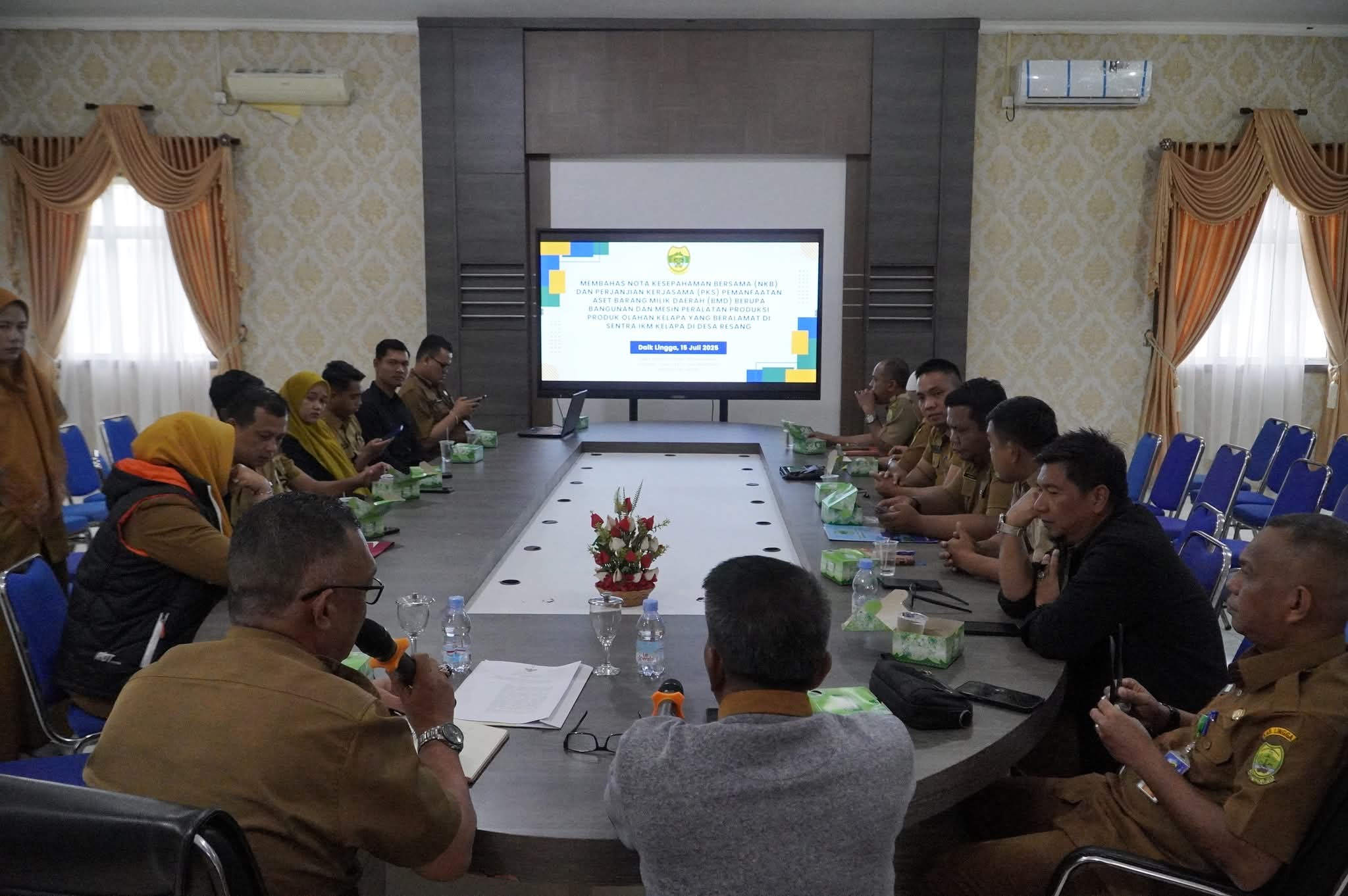Sentra IKM Kelapa Resang Siap Bangkit: Pemkab Lingga Matangkan Kerja Sama Strategis Pemanfaatan Aset Daerah | Diskominfo Lingga