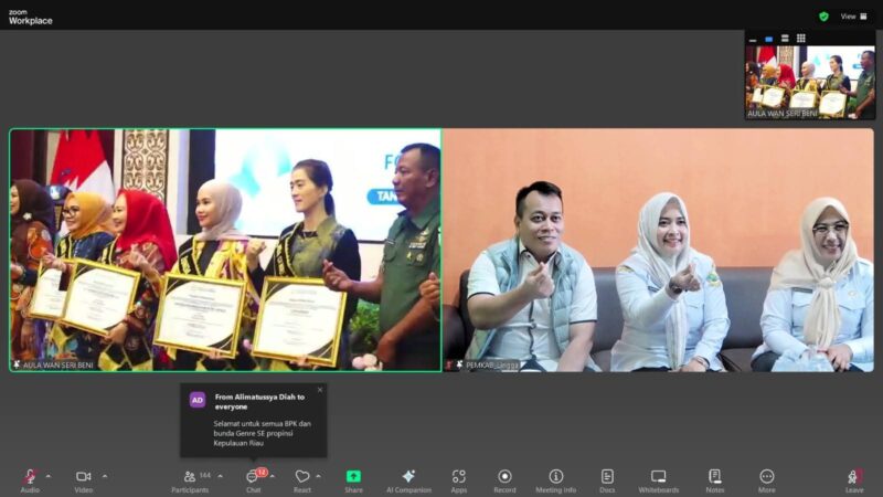 Peringati Hari Keluarga Nasional, Bupati Lingga dan Ketua TP PKK Hadiri Virtual Bersama Gubernur Kepri | f. Diskominfo Lingga