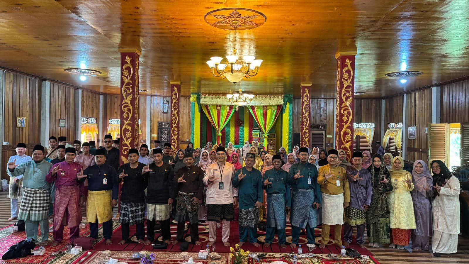 Dinas Kebudayaan Lingga Tegaskan Jati Diri Lewat Sosialisasi Baju Kurung Melayu | Diskominfo Lingga