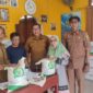 Camat Singkep Barat Tinjau Langsung Penyaluran 18,2 Ton Beras Ketahanan Pangan | f. Red