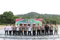 Polres Lingga Turun ke Lahan: Tanam Jagung Serentak Dukung Ketahanan Pangan Nasional | f. Red