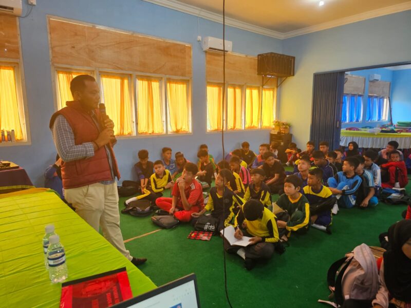 Satresnarkoba Polres Lingga Gencar Sosialisasi di Sekolah: Perang Melawan Narkoba dan Judi Online Dimulai dari Pelajar | f. Red