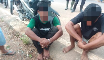 Rusli mengenakan baju berwarna hijau yang sebelumnya mendekam di sel Polsek Singkep Barat karena kasus pembongkaran rumah, dilaporkan berhasil melarikan diri dari dalam tahanan | f. Red