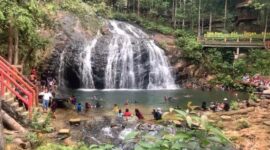 Air terjun resun yang terletak di Desa Resun Kecamatan Lingga Utara | f. Wandy