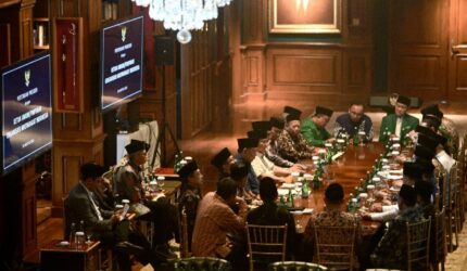 Presiden Prabowo Subianto menerima sejumlah organisasi masyarakat (ormas) Islam Indonesia di kediamannya di Hambalang, Bogor, Jawa Barat, pada Sabtu, 30 Agustus 2025. Foto: BPMI Setpres