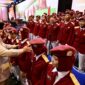 Presiden Prabowo sedang memberikan arahannya kepada para guru dan kepala sekolah Sekolah Rakyat di Jakarta International Expo (JIExpo), Jumat (22/8/2025) | f. BPMI Setpres