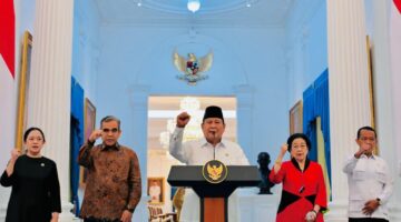 Presiden Prabowo Subianto memberikan keterangannya bersama pimpinan lembaga negara dan ketua umum partai politik di Istana Merdeka, Jakarta, pada Minggu, 31 Agustus 2025. Foto: BPMI Setpres/Kris