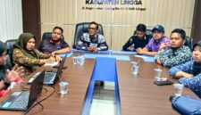 Dinas Komunikasi dan Informatika (Diskominfo) Kabupaten Lingga melalui Bidang Informasi dan Komunikasi Publik (IKP) menggelar rapat internal guna mempersiapkan pengumpulan data Evaluasi dan Monitoring (Emonev) Keterbukaan Informasi Publik Tahun 2025 | f. Diskominfo Lingga