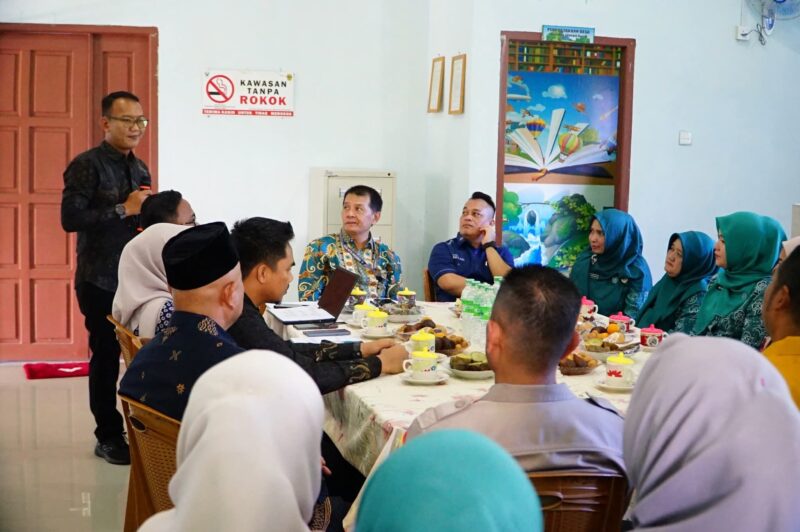 Desa Rantau Panjang Masuk 15 Besar Nasional Penurunan Stunting, Bupati Nizar Dampingi Tim Verifikasi | f. Diskominfo Lingga