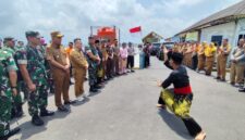 Bupati Lingga Sambut Hangat Kedatangan Danrem 033/Wira Pratama di Pelabuhan Tanjung Buton | f. Diskominfo Lingga