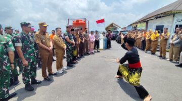 Bupati Lingga Sambut Hangat Kedatangan Danrem 033/Wira Pratama di Pelabuhan Tanjung Buton | f. Diskominfo Lingga