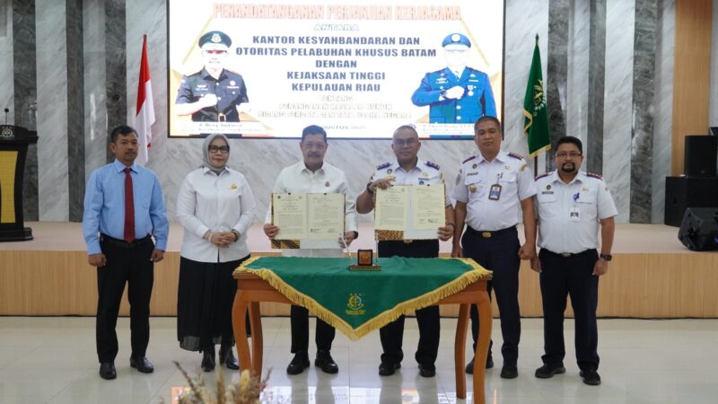 Kejati Kepri dan KSOP Khusus Batam Teken MoU Penanganan Masalah Hukum Perdata dan TUN di Sektor Maritim | f. Kejaksaan Tinggi Kepri