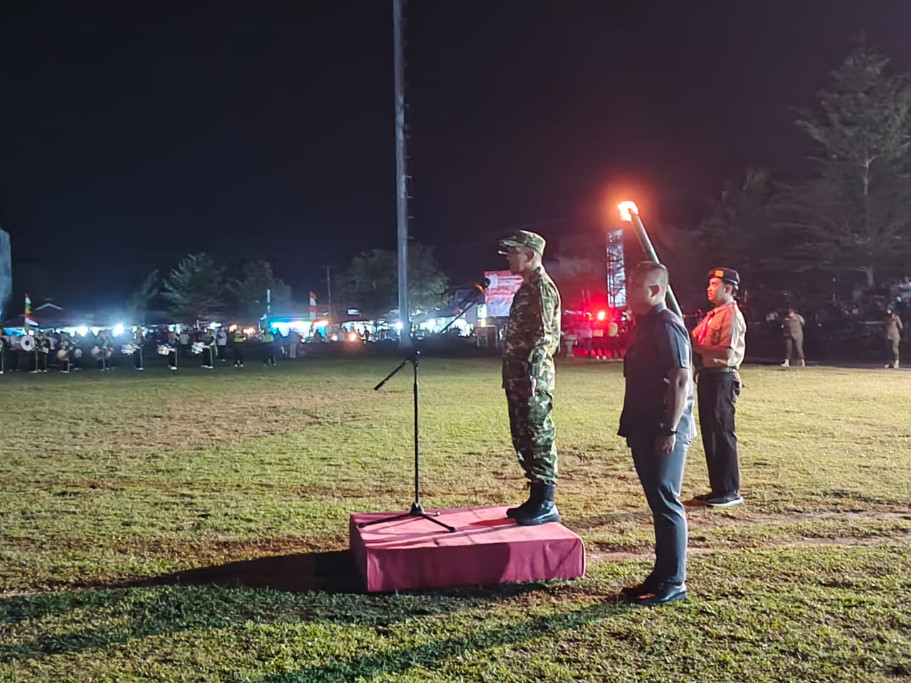 Wabup Novrizal Lepas Ribuan Obor Kemerdekaan di Dabo Singkep, Semangat Persatuan dan Nasionalisme Membara Sambut HUT RI ke-80 | f. Cahyo