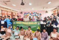 Kejaksaan Negeri Lingga melaksanakan program Jaksa Masuk Sekolah di SMA Negeri 2 Singkep dengan tema “Bermain Sosial Media Agar Tidak Berakhir Pidana” | f. Wandy