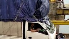 Mobil Pickup ODOL yang terguling di Pelabuhan Roro Jagoh | f. Gfr