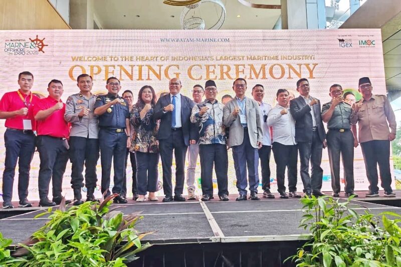 Foto bersama pada pembukaan IMOX 2025 | f. Diskominfo Kepri