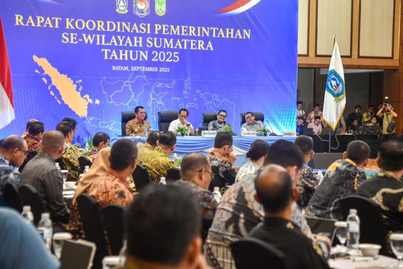 Rakor Pemerintahan Se-Wilayah Sumatera tahun 2025 di Ballroom Swissbell Harboy Bay, Batam, Minggu (21/9/2025). Rakor dibuka langsung Mendagri Tito Carnavian | f. Diskominfo Kepri