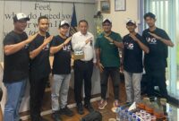 Kejutan Harhubnas 2025: Bandara Dabo Singkep Dapat Kue Ulang Tahun dari Komunitas LMG | f. Wandy