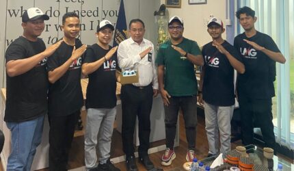 Kejutan Harhubnas 2025: Bandara Dabo Singkep Dapat Kue Ulang Tahun dari Komunitas LMG | f. Wandy
