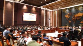 Wakil Panglima TNI Hadiri Rapat Kerja Bersama Komisi I DPR RI | f. Puspen TNI