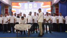 Gubernur Ansar Ahmad Lantik 35 Pengurus Askab PSSI Lingga 2025–2029, Dorong Regenerasi Sepak Bola Daerah | f. Sahib