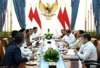 Presiden Prabowo Subianto memimpin rapat terbatas bersama sejumlah menteri di Istana Merdeka, Jakarta, pada Selasa, 9 September 2025. Foto: BPMI Setpres