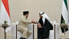 Presiden Republik Indonesia, Prabowo Subianto, melakukan pertemuan dengan Presiden Persatuan Emirat Arab (PEA), Mohammed bin Zayed Al Nahyan (MBZ), di Presidential Flight, Abu Dhabi, pada Jumat, 12 September 2025. Foto: BPMI Setpres