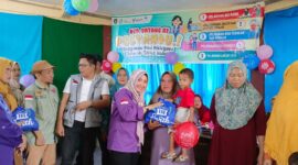 Ketua TP PKK dan Dekranasda Lingga Tinjau Posyandu Desa Benan, Dorong Percepatan Penurunan Stunting | f. Diskominfo Lingga