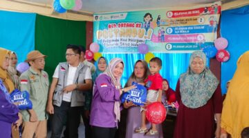 Ketua TP PKK dan Dekranasda Lingga Tinjau Posyandu Desa Benan, Dorong Percepatan Penurunan Stunting | f. Diskominfo Lingga