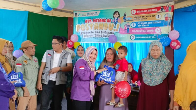 Ketua TP PKK dan Dekranasda Lingga Tinjau Posyandu Desa Benan, Dorong Percepatan Penurunan Stunting | f. Diskominfo Lingga